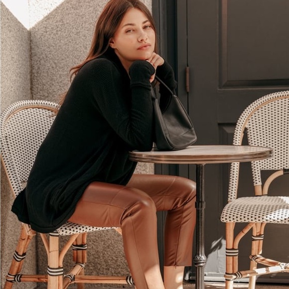 Free People Juicy Black Ribbed Knit Cowl Neck
Tunic Top size large - Picture 3 of 10